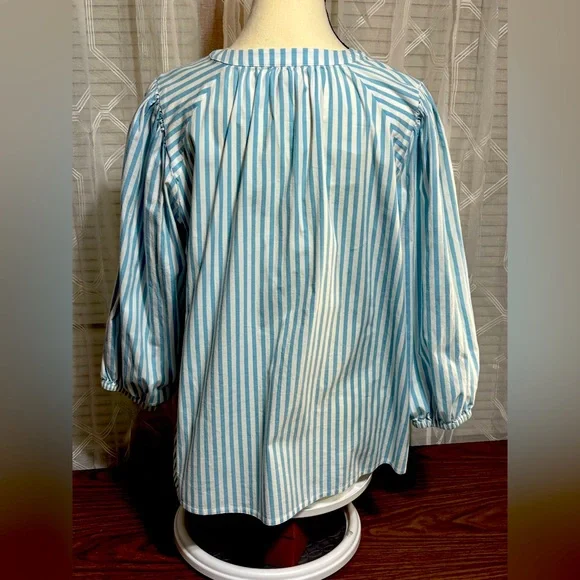 A New Day sz large Blue and White Striped button front 1/3 Blouse 26” L 22” p2p - Picture 5 of 8